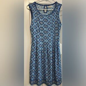Blue Max studio A line dress very forgiving from waist to hips